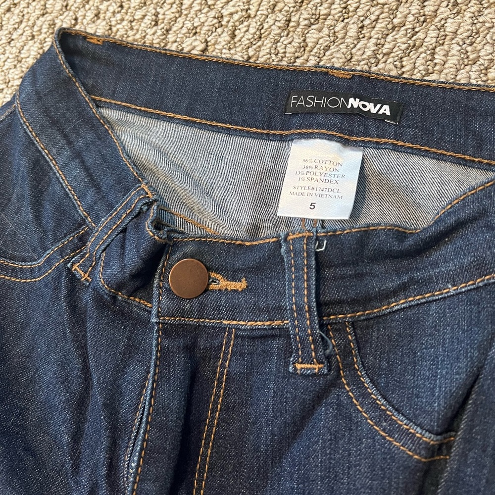 Flattering Distressed Skinny Jeans